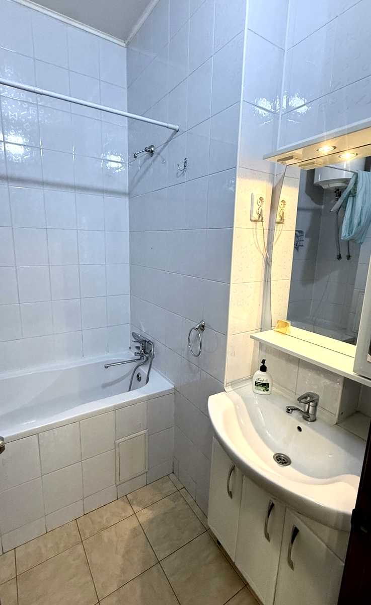 1877203659010293