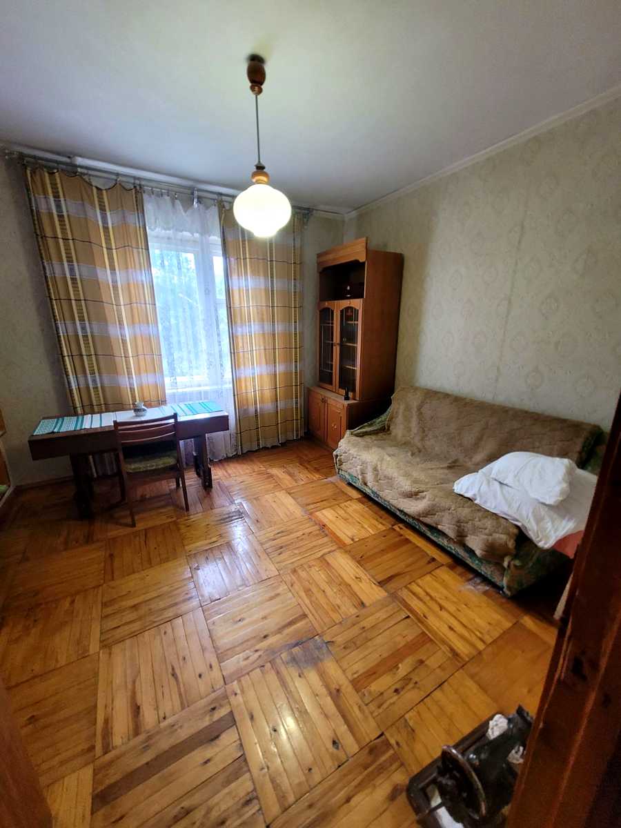 1877204015192872