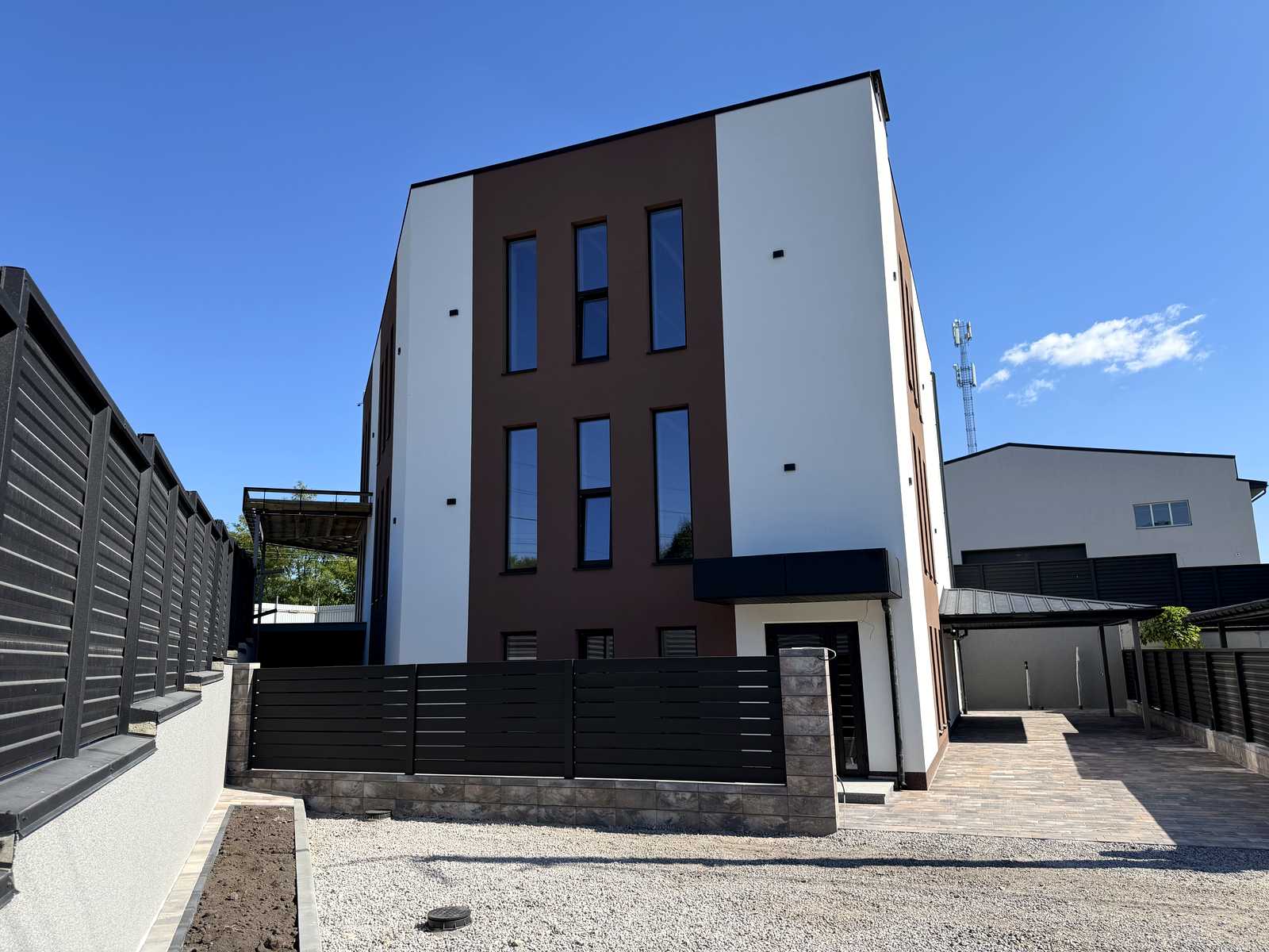 1877205014107014