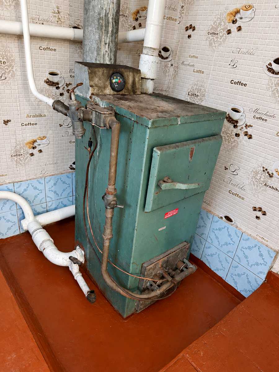 1877205561800628