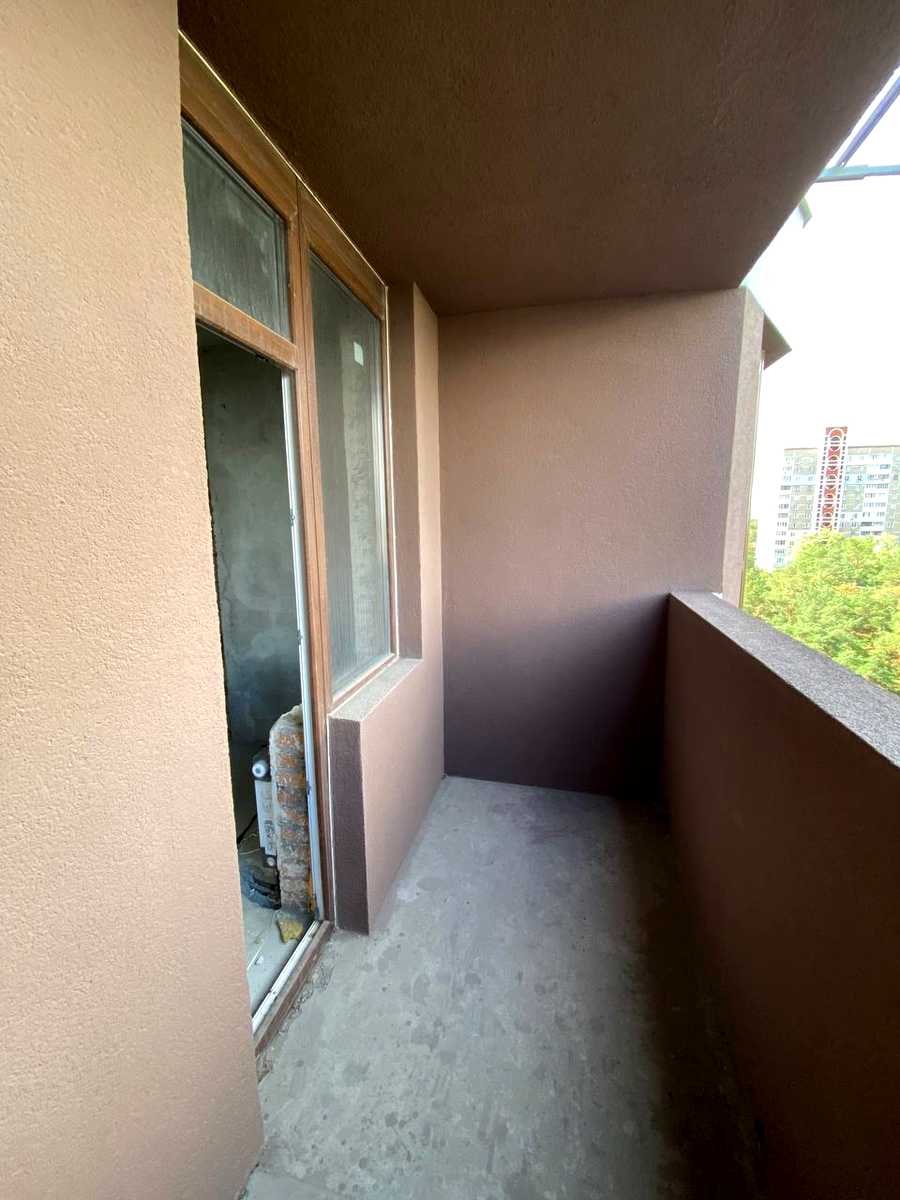 1877205653301571