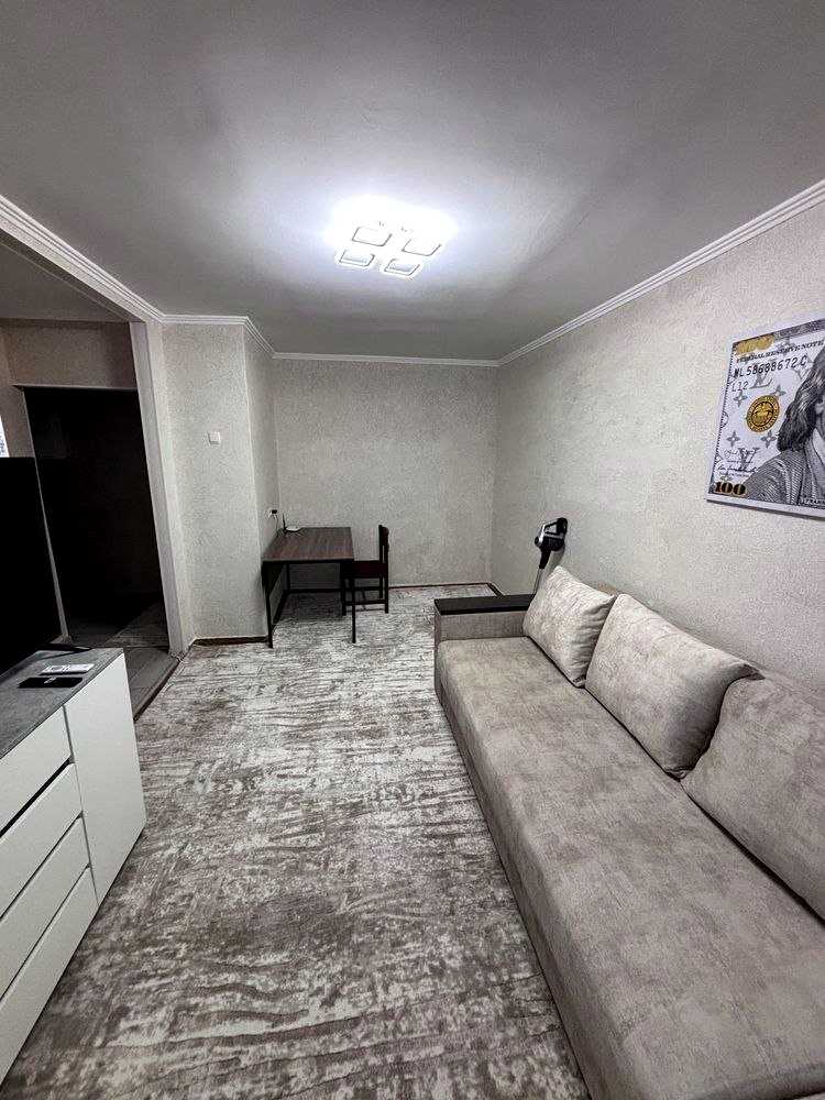 1877205752401867