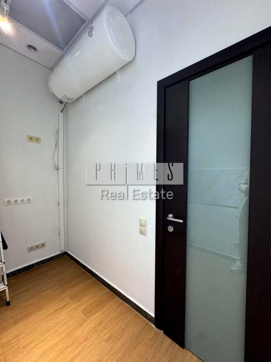1877206678649953