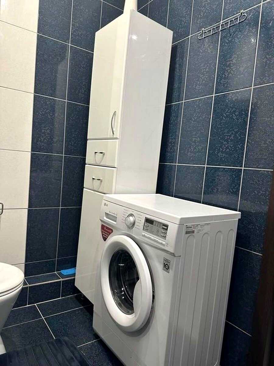 1877207661089489