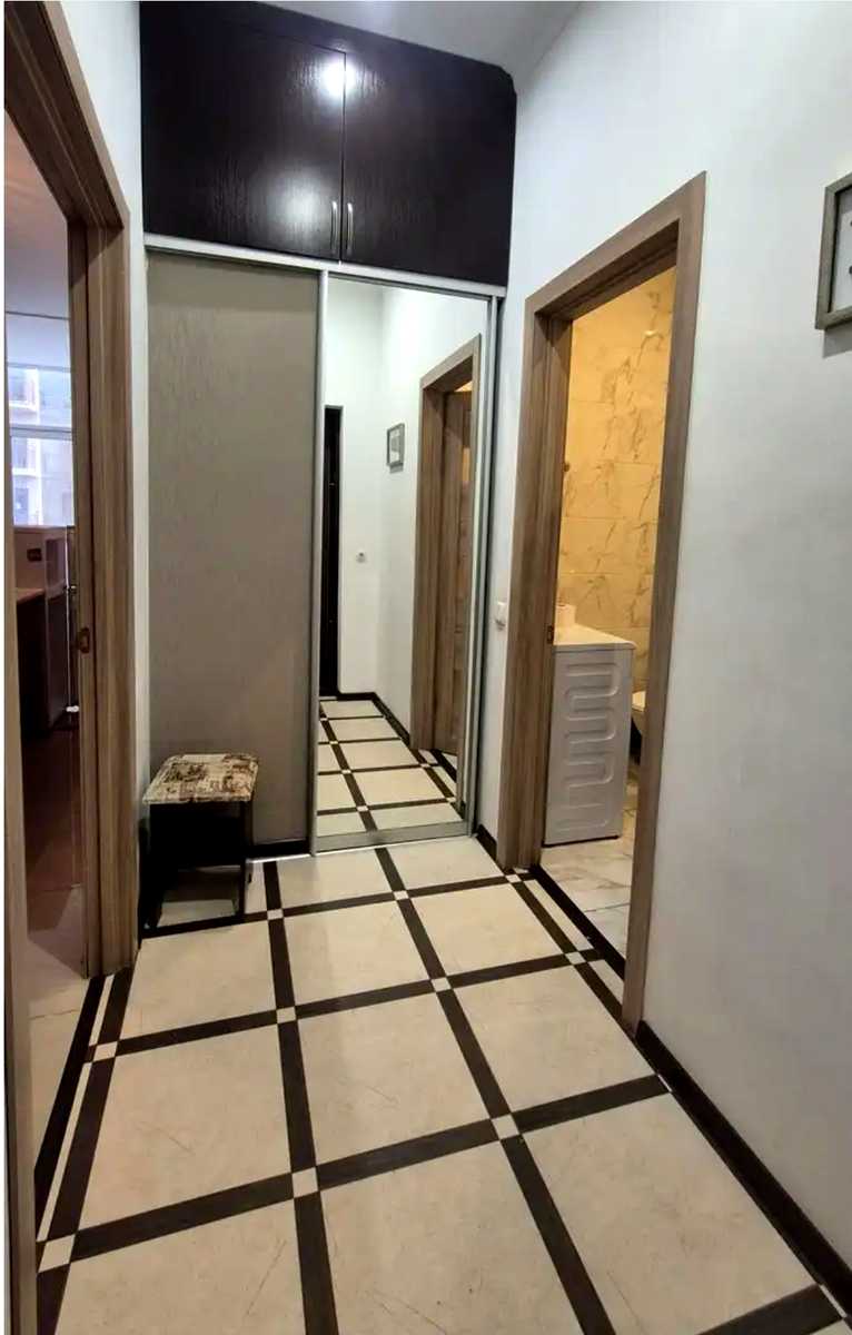 1877209863842484