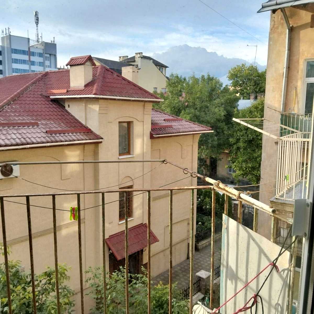 1877210225504015