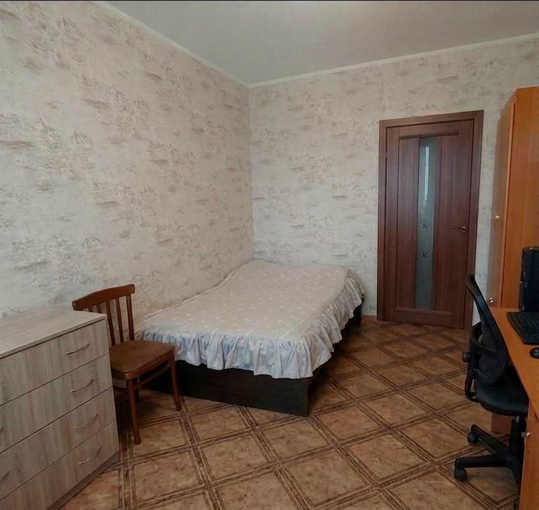 1877210985242811