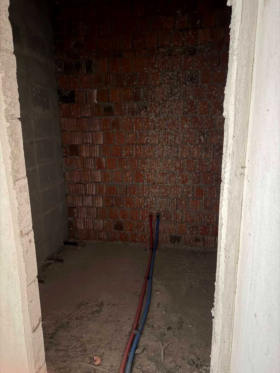 1877211603576930