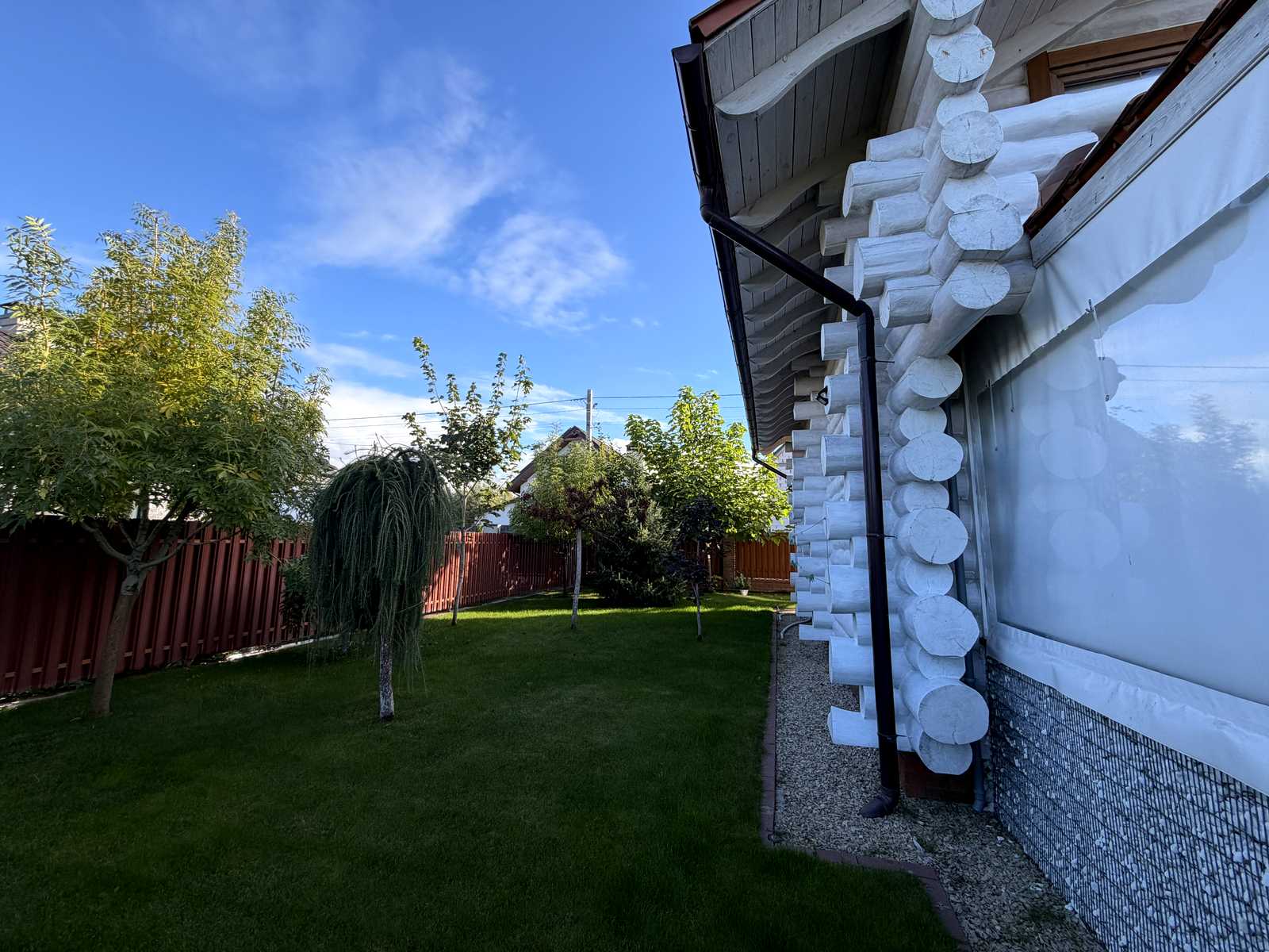 1877213574323815