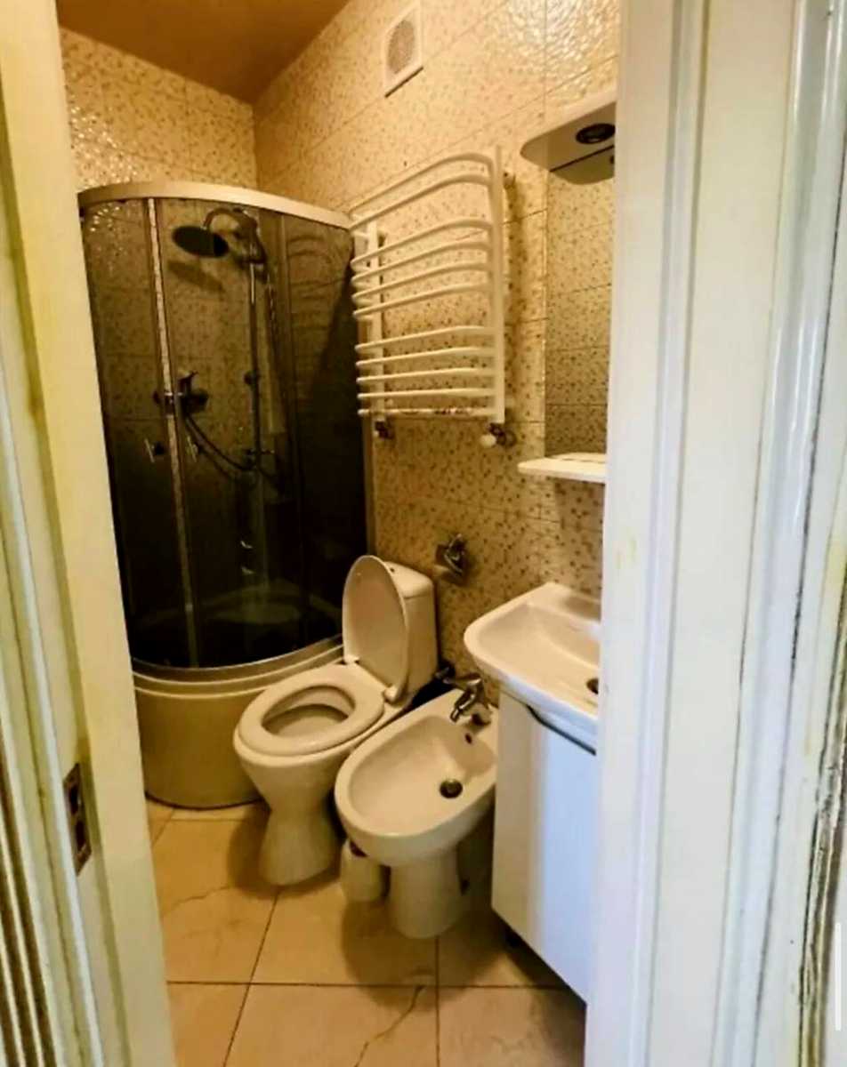 1877213898102845