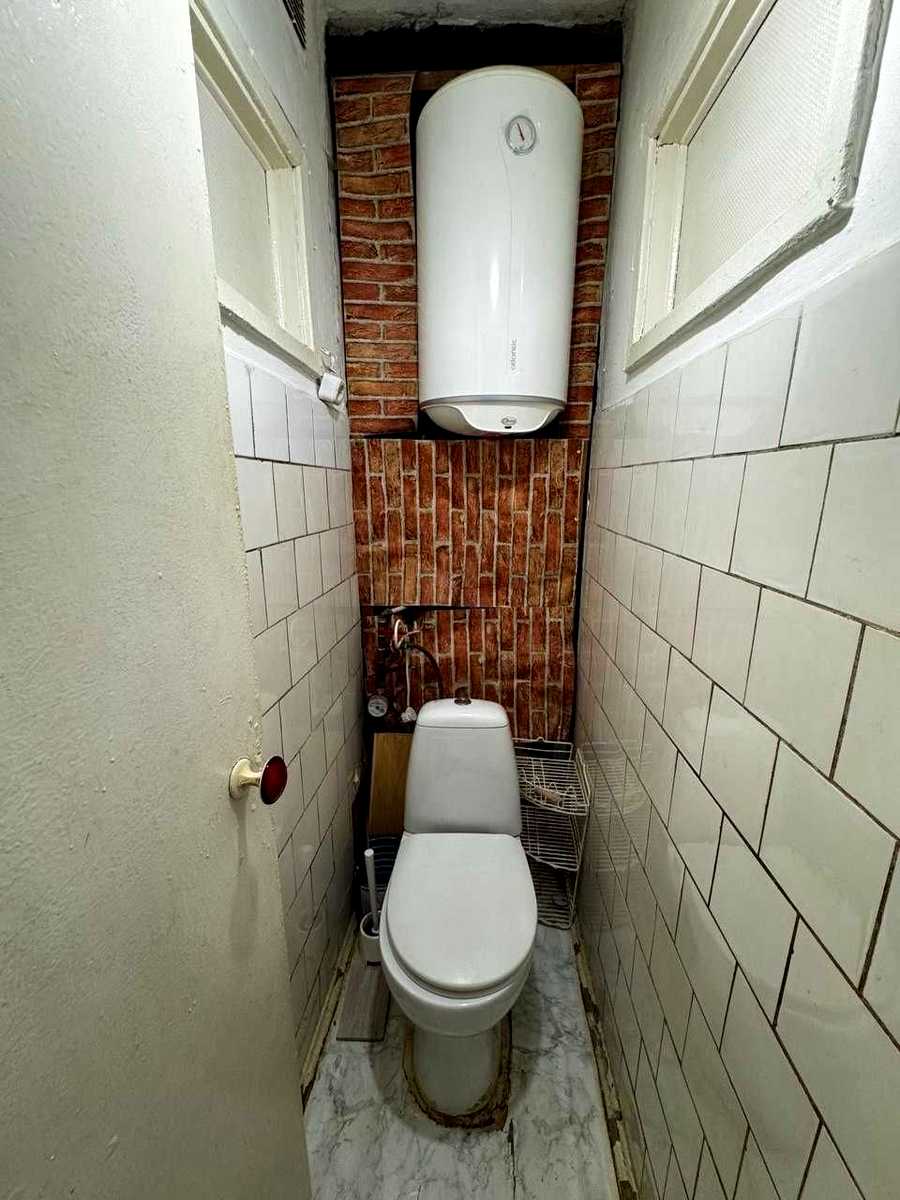 1877214677238937