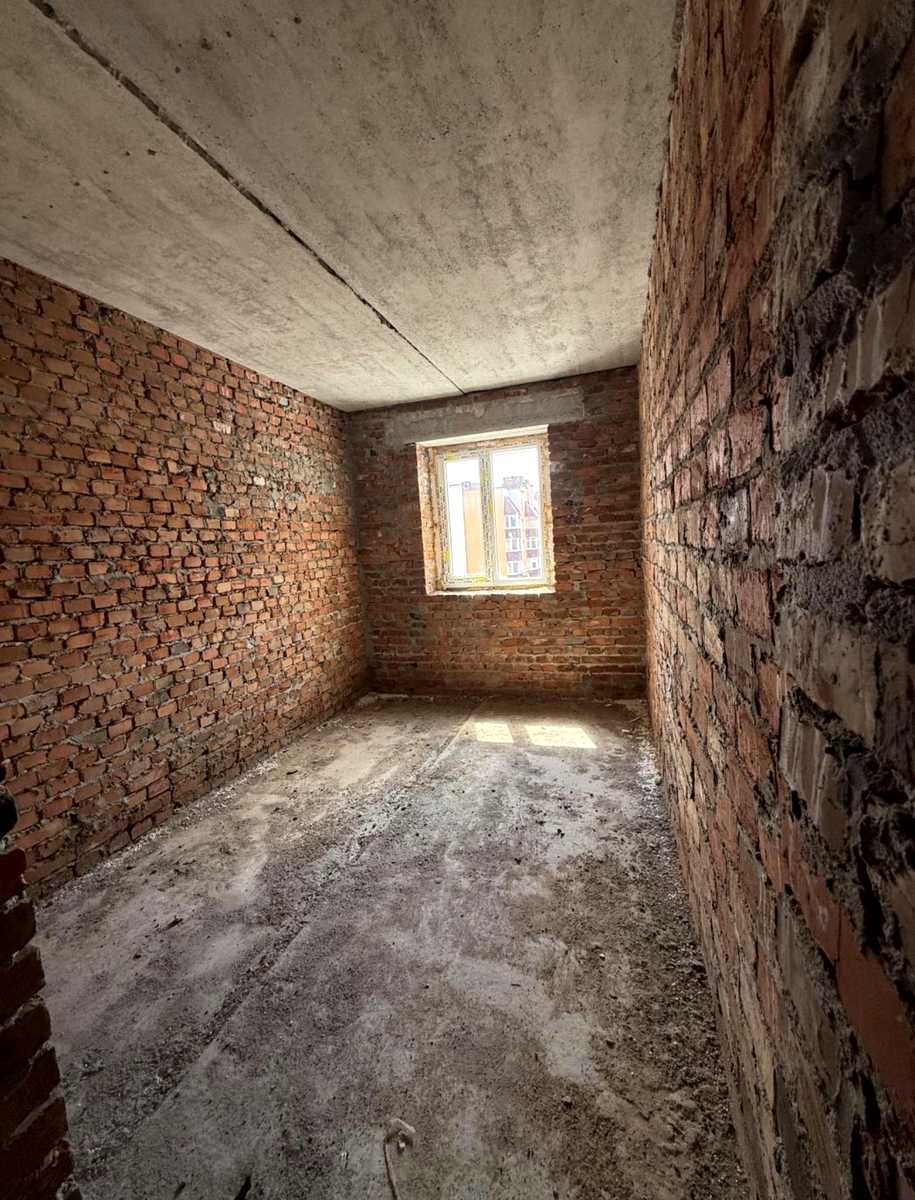 1877214903824302