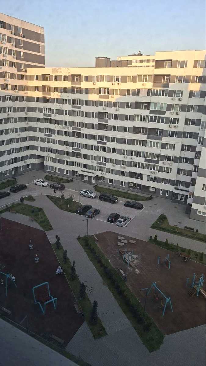1877215370570411