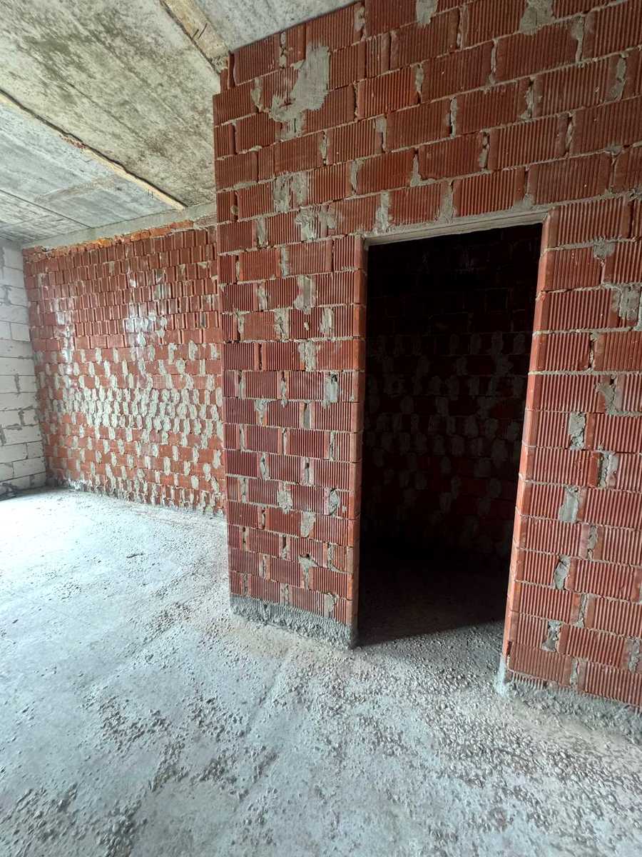 1877216731849378