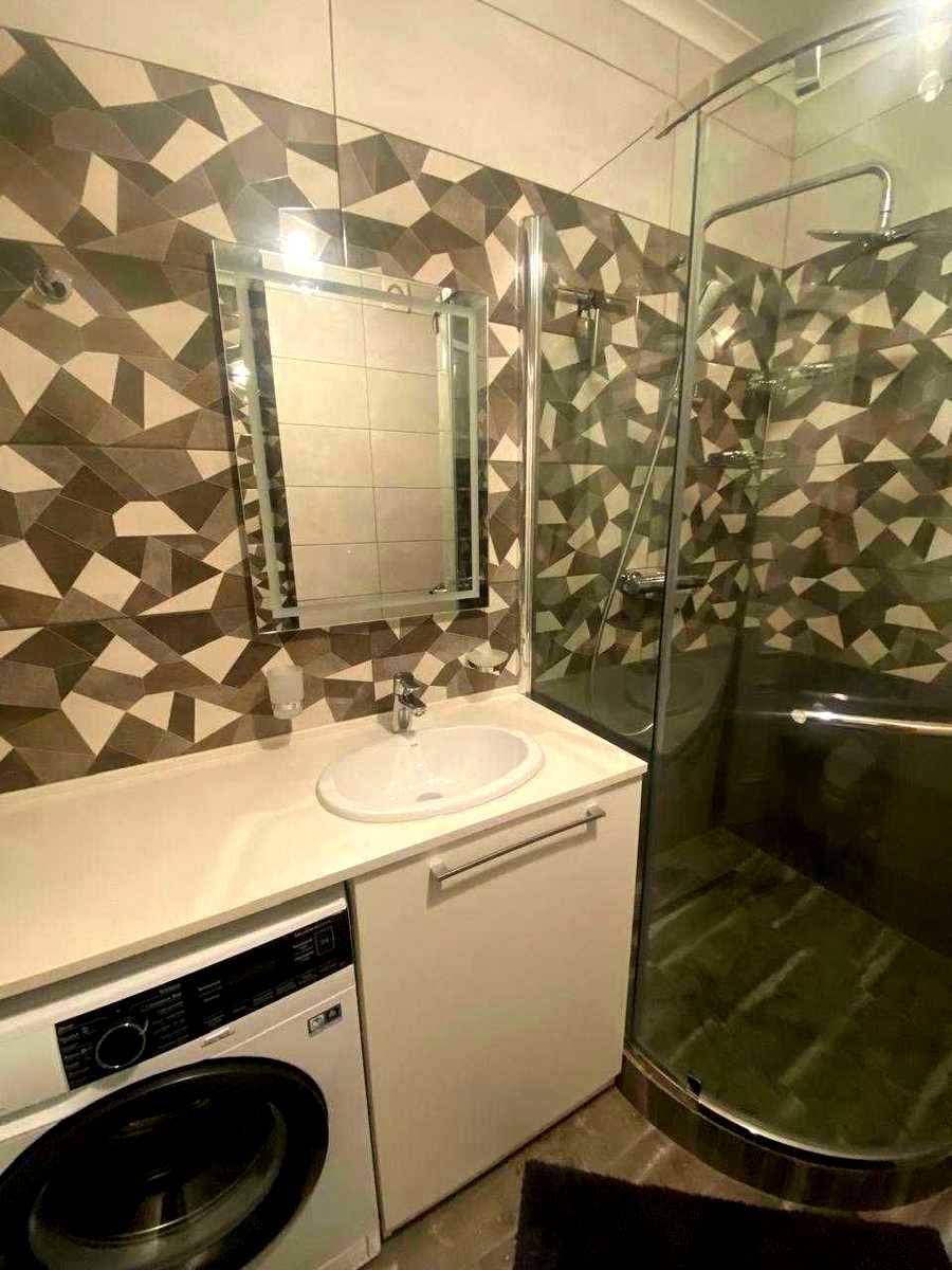 1877216929060973
