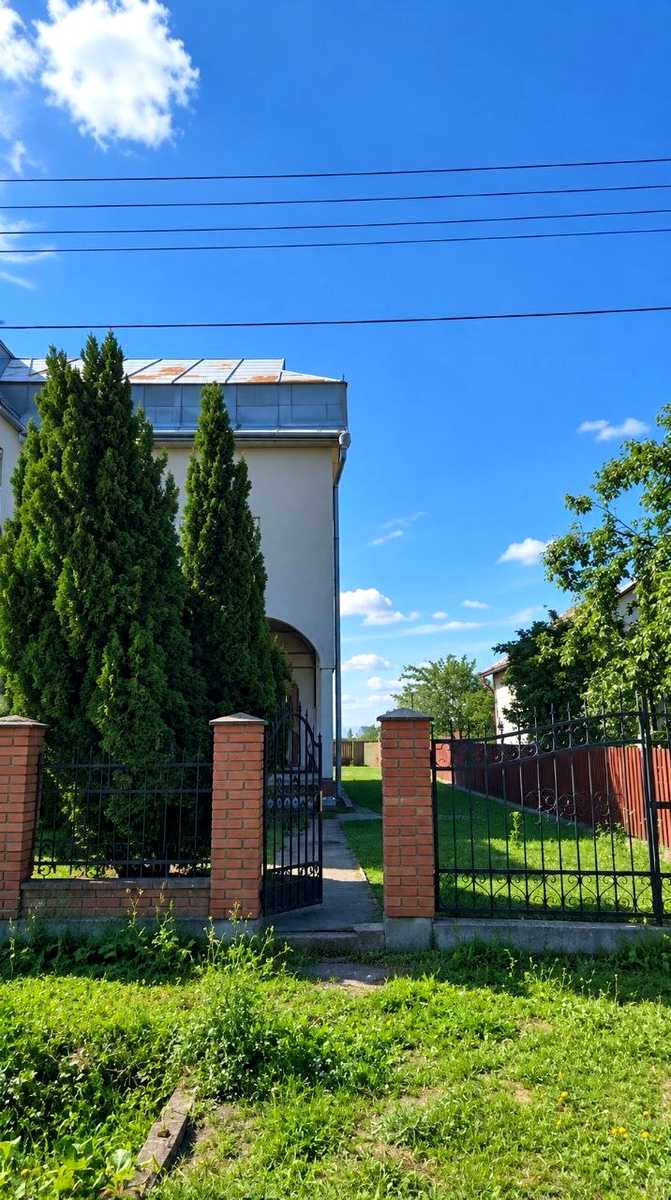 1877218646890828