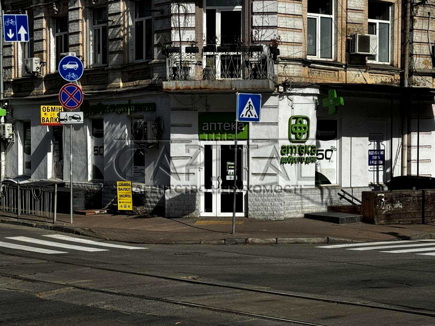 1877219351026411