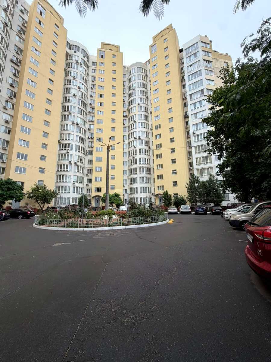 1877222323318203