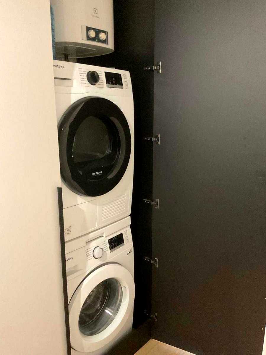 1877223972407112