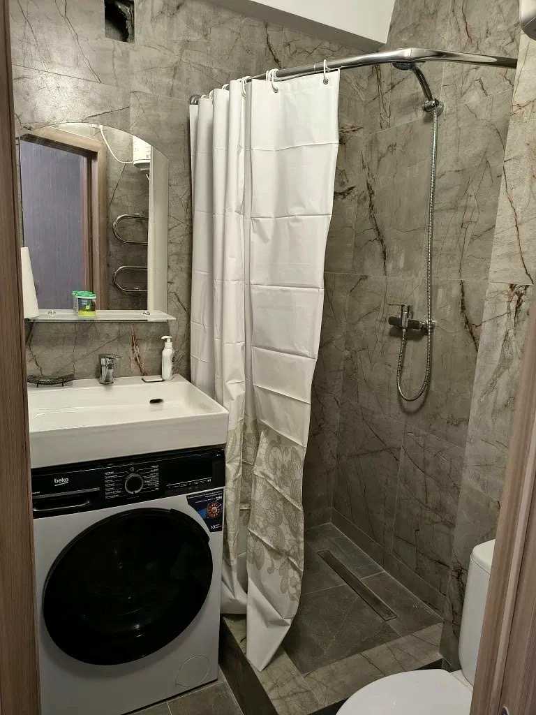 1877225616383503