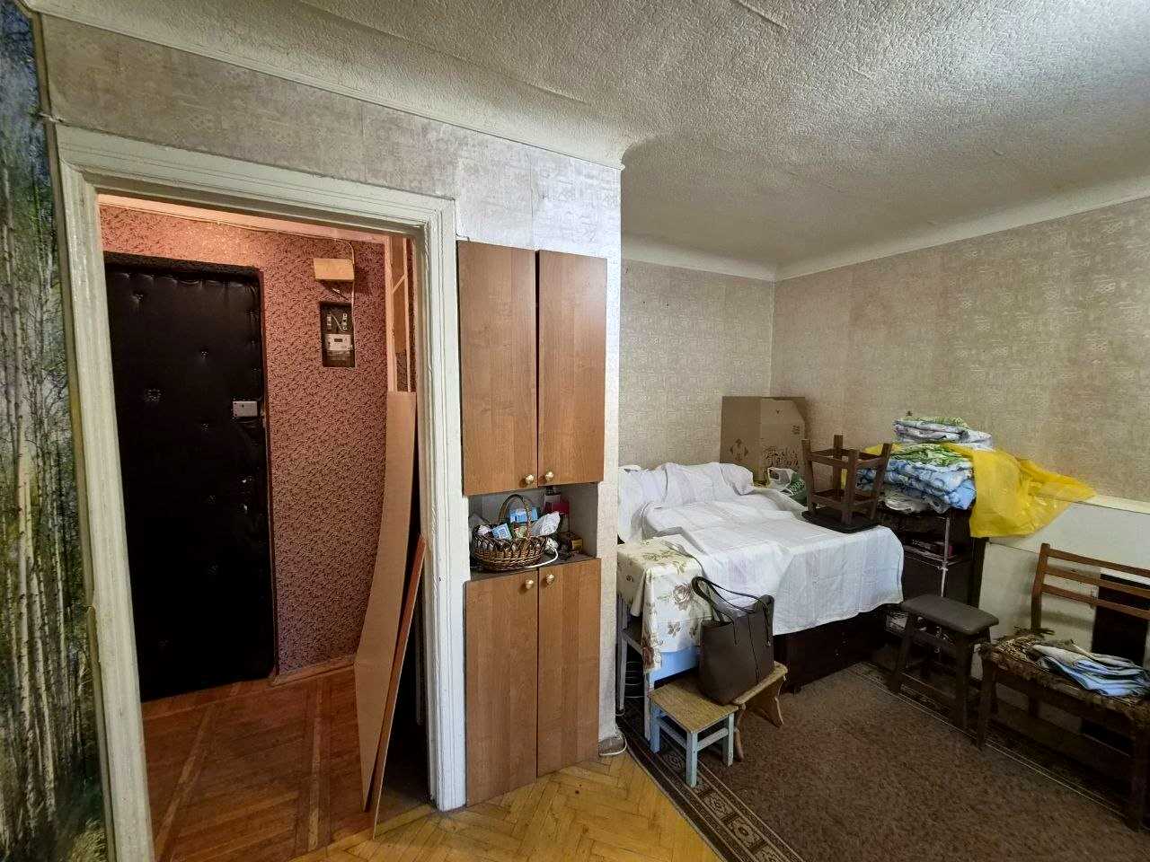 1877230475111053