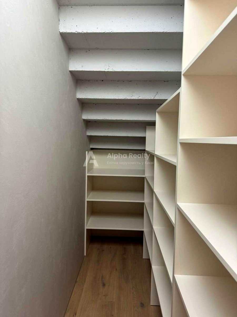 1877230576323260