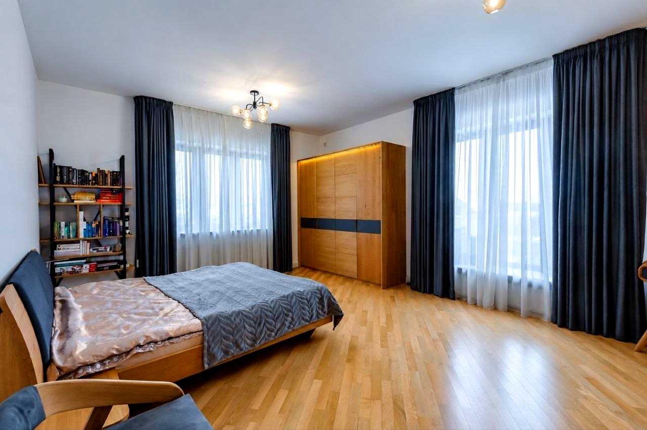 1877231223753950