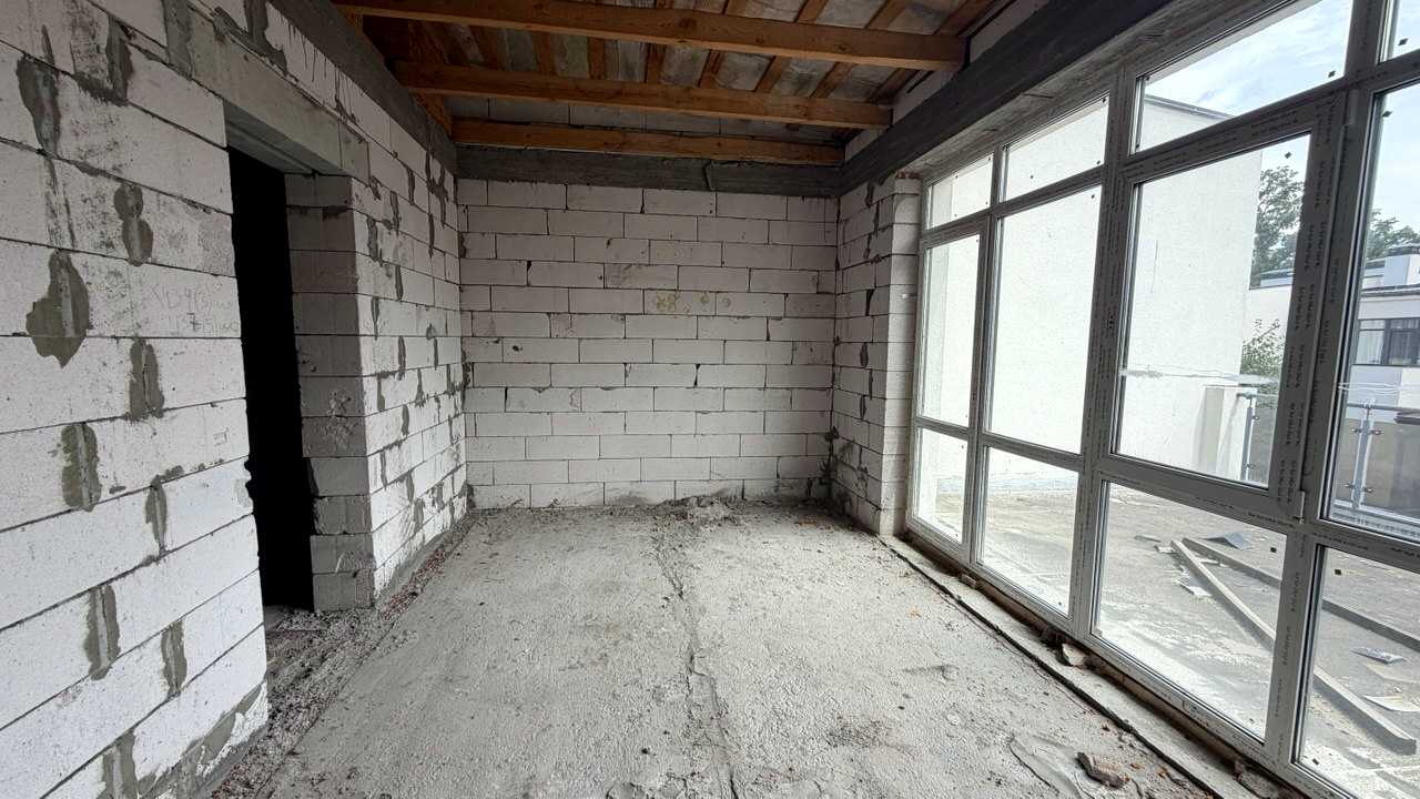 1877234418171015