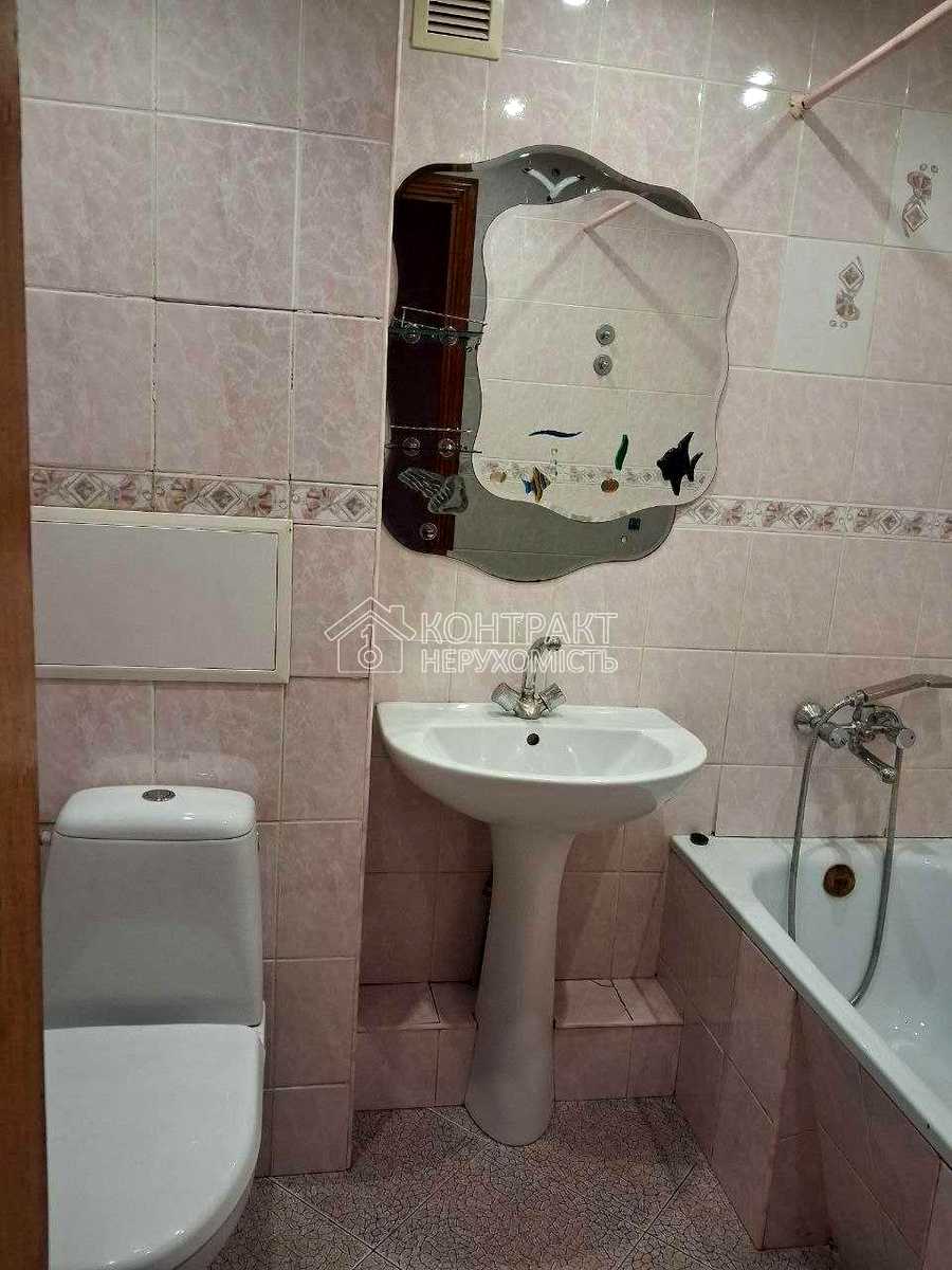 1877235571352340
