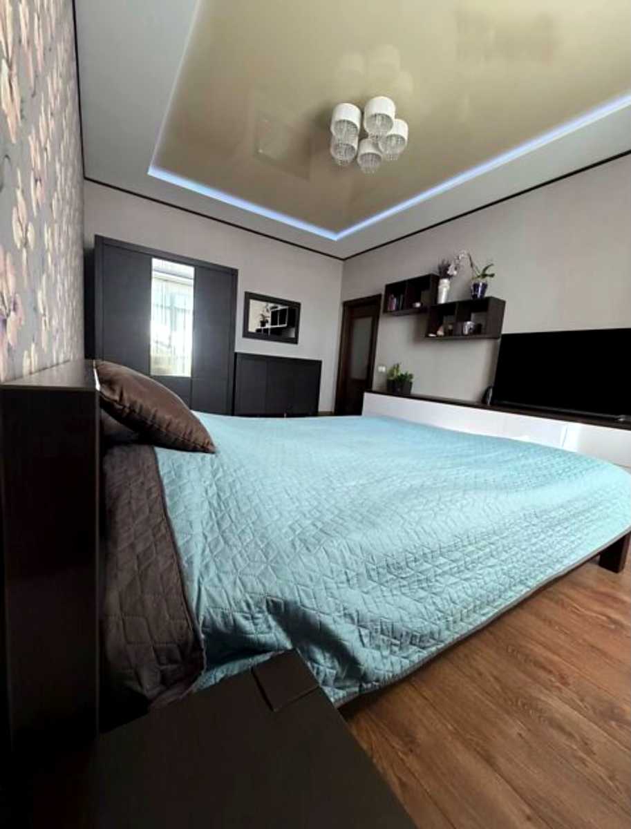 1877236007502060