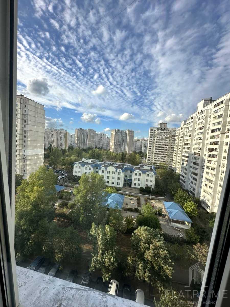 1877236764027298