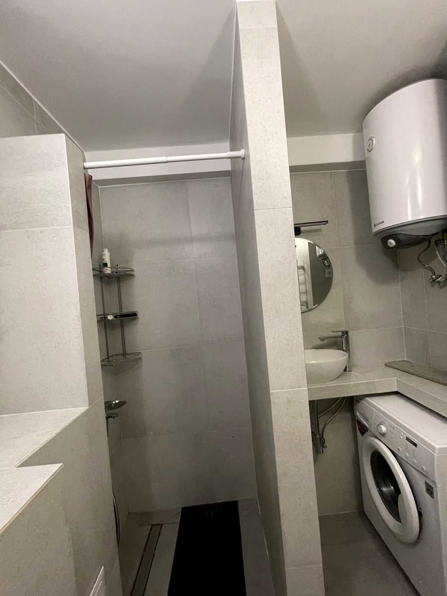 1877237204011048