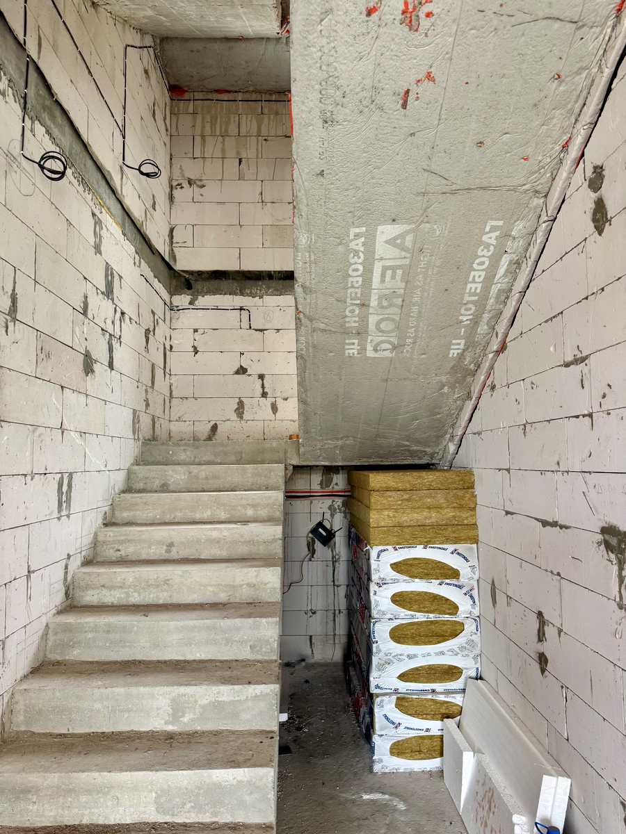 1877238802734308