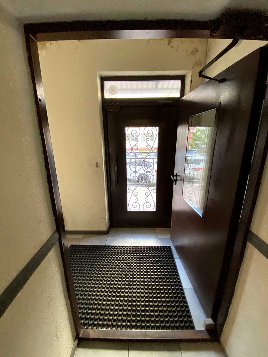 1877241313977094