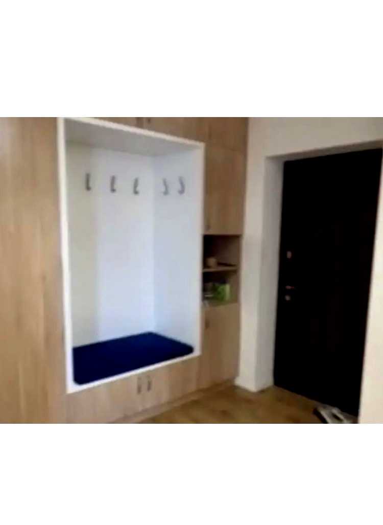 1877246451542431