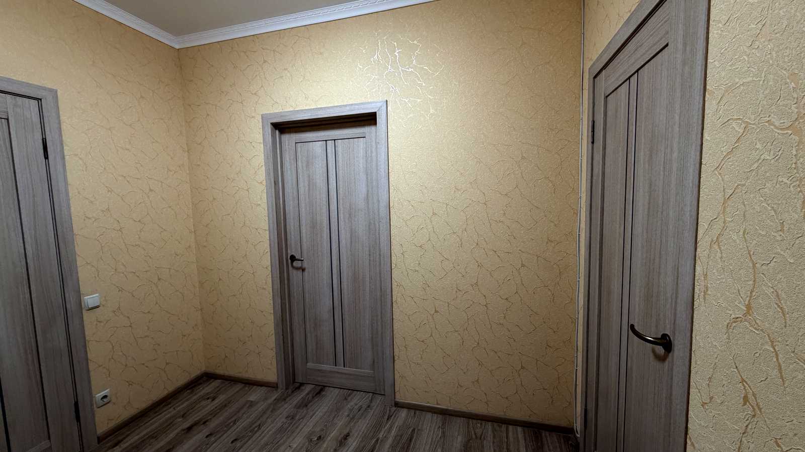 1877277383640211