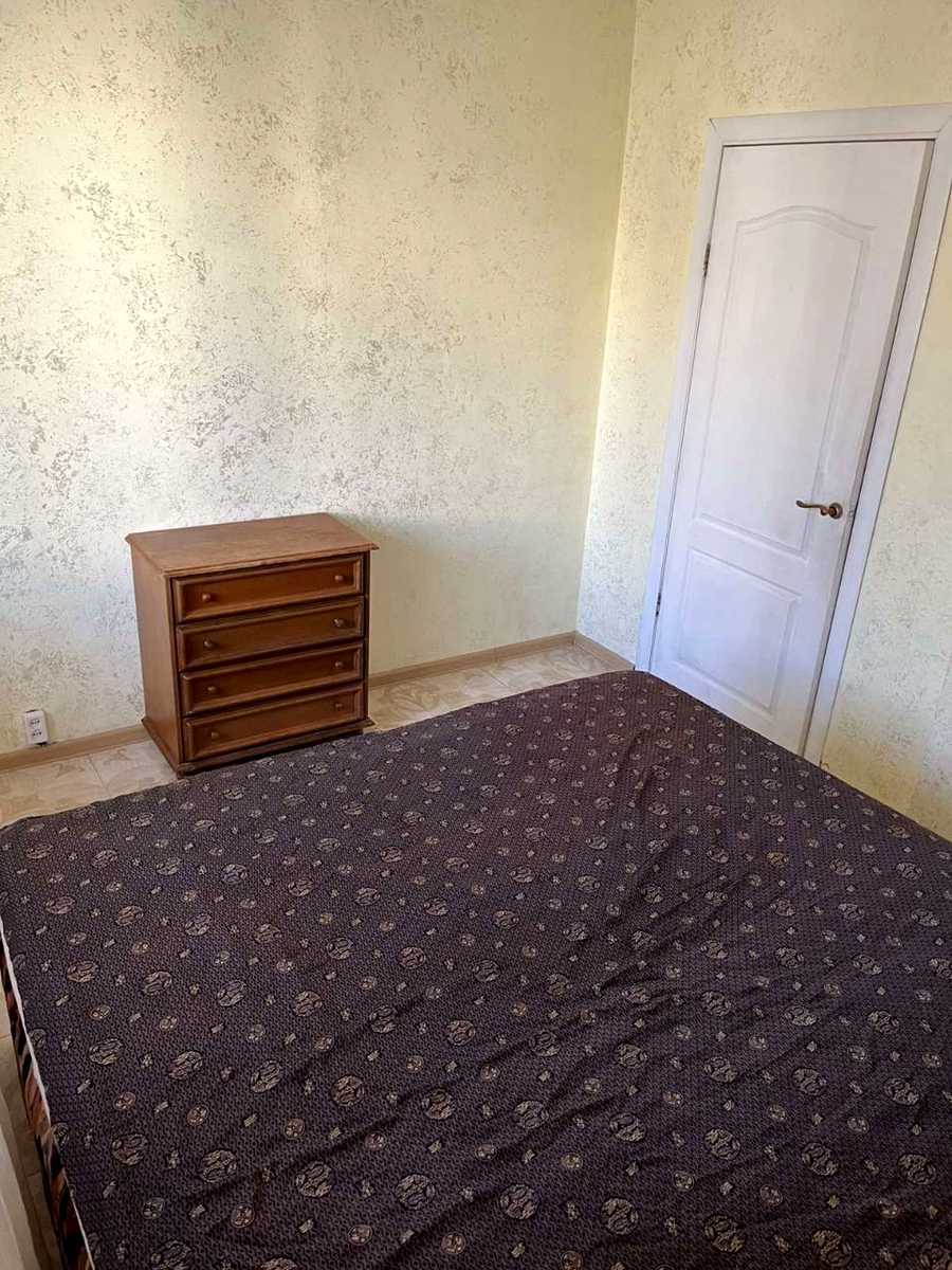 1877281048392803