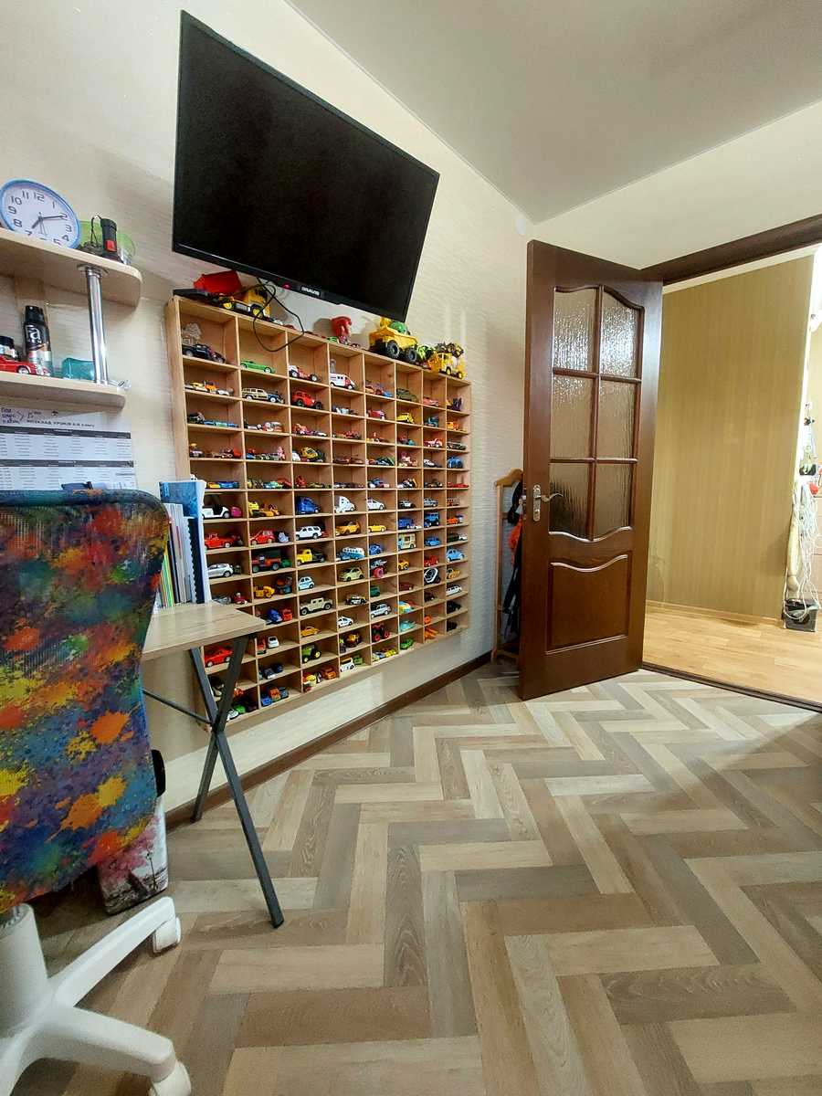 1877285641576170
