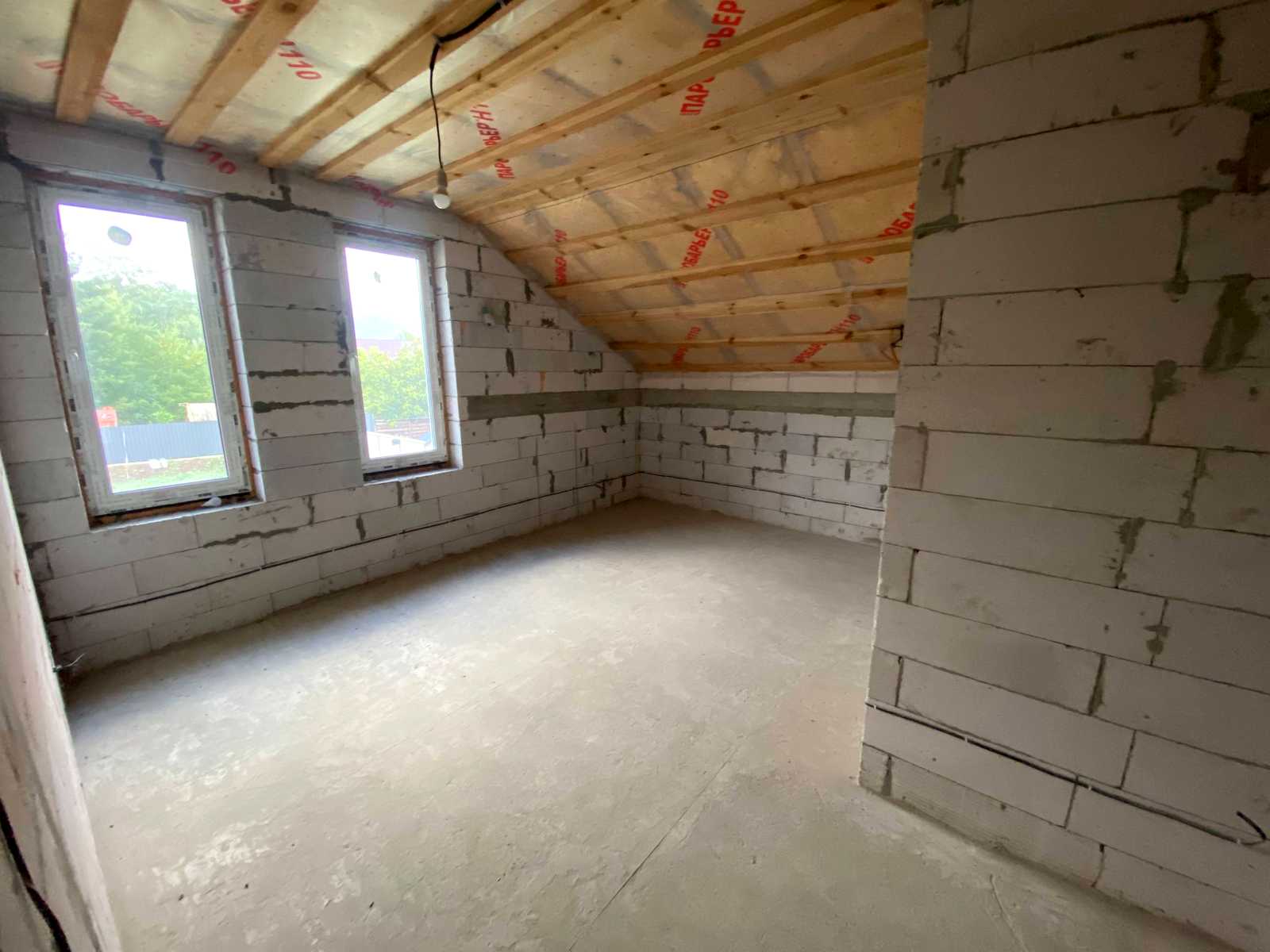 1877287560101887