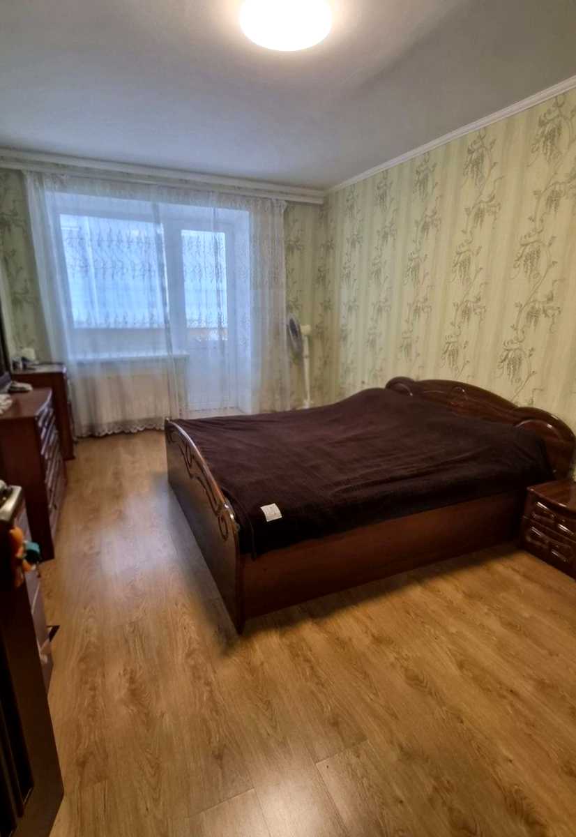 1877288850400457