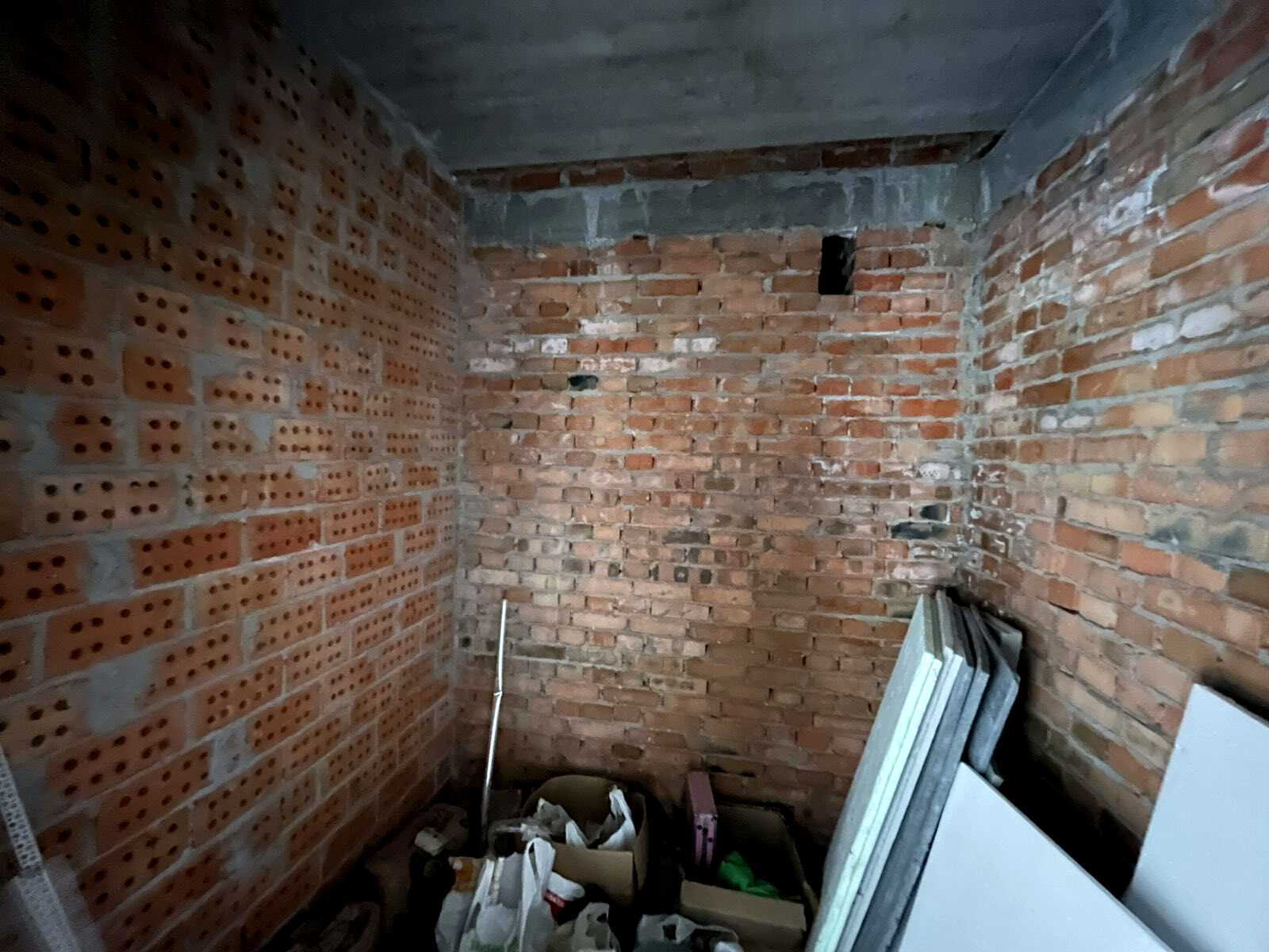 1877289172070452