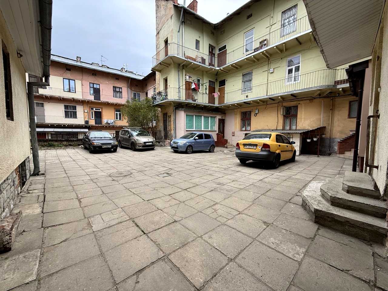 1877290565965910