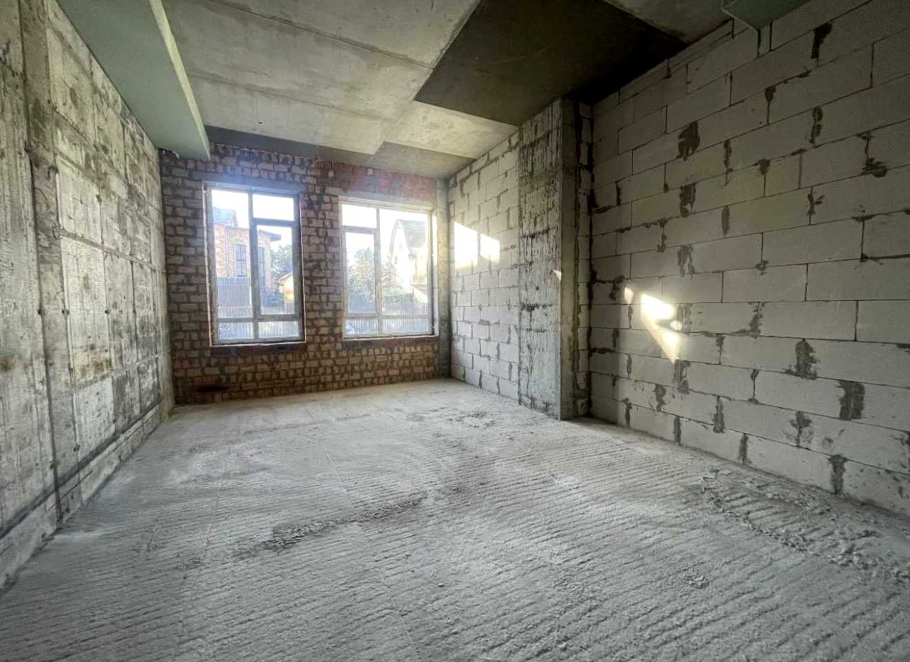 1877291564035781