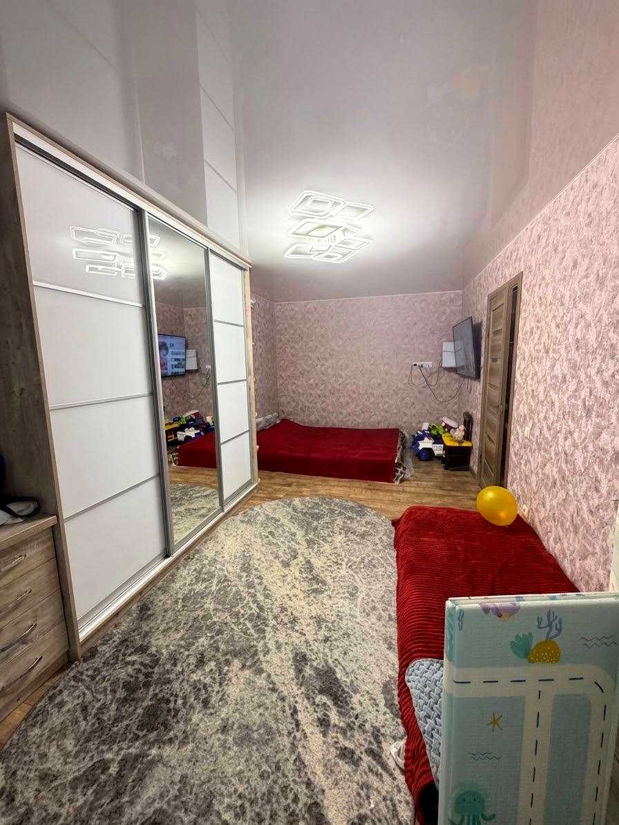 1877295726393114