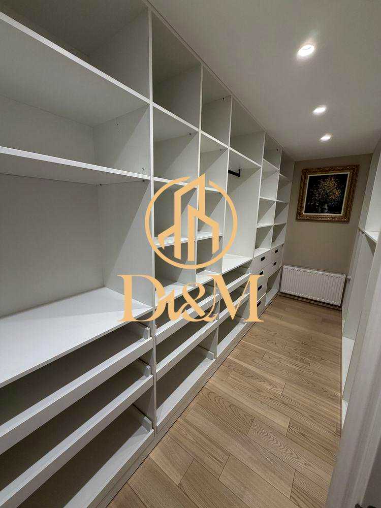 1877295964950063