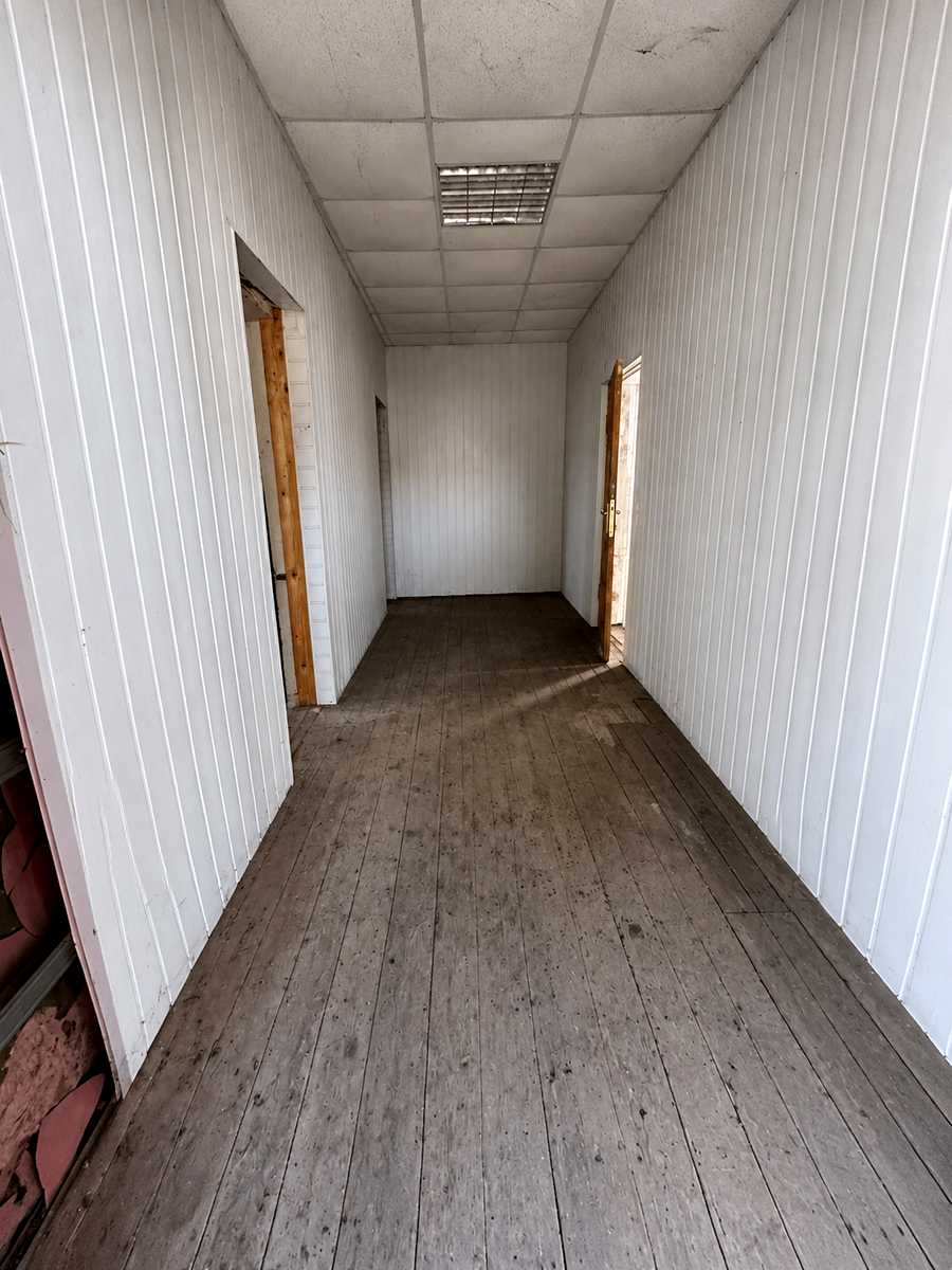 1877296425946918