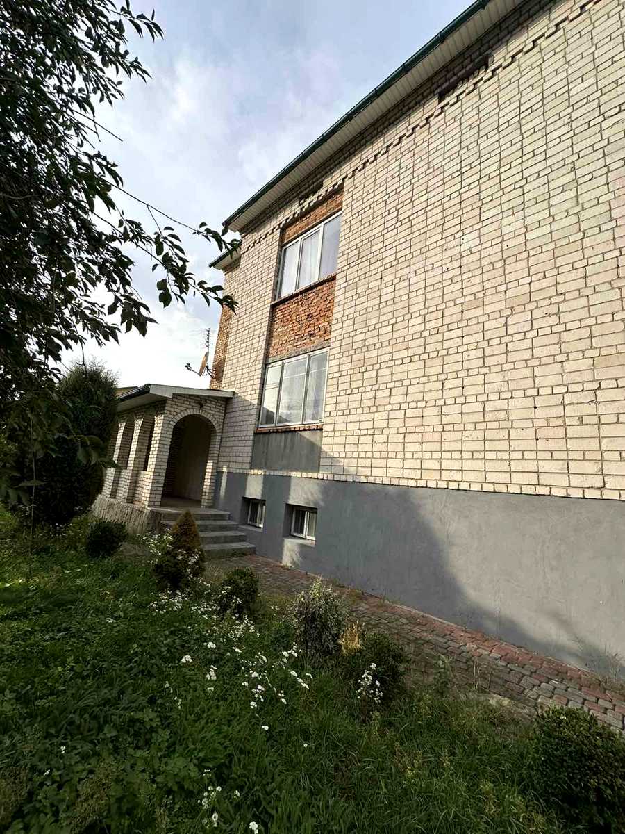 1877298098376970
