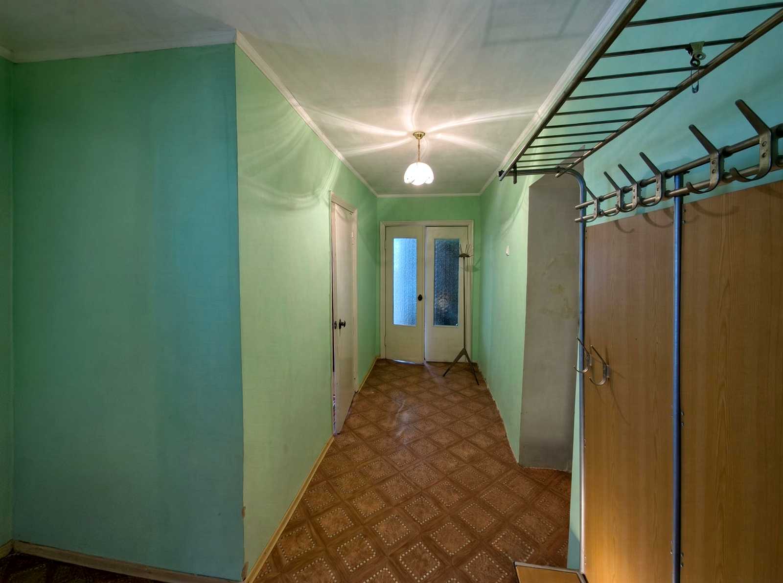 1877298706100574