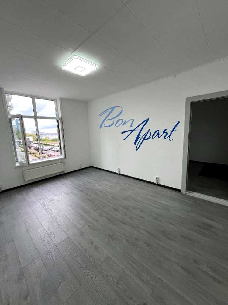 1877300304460483