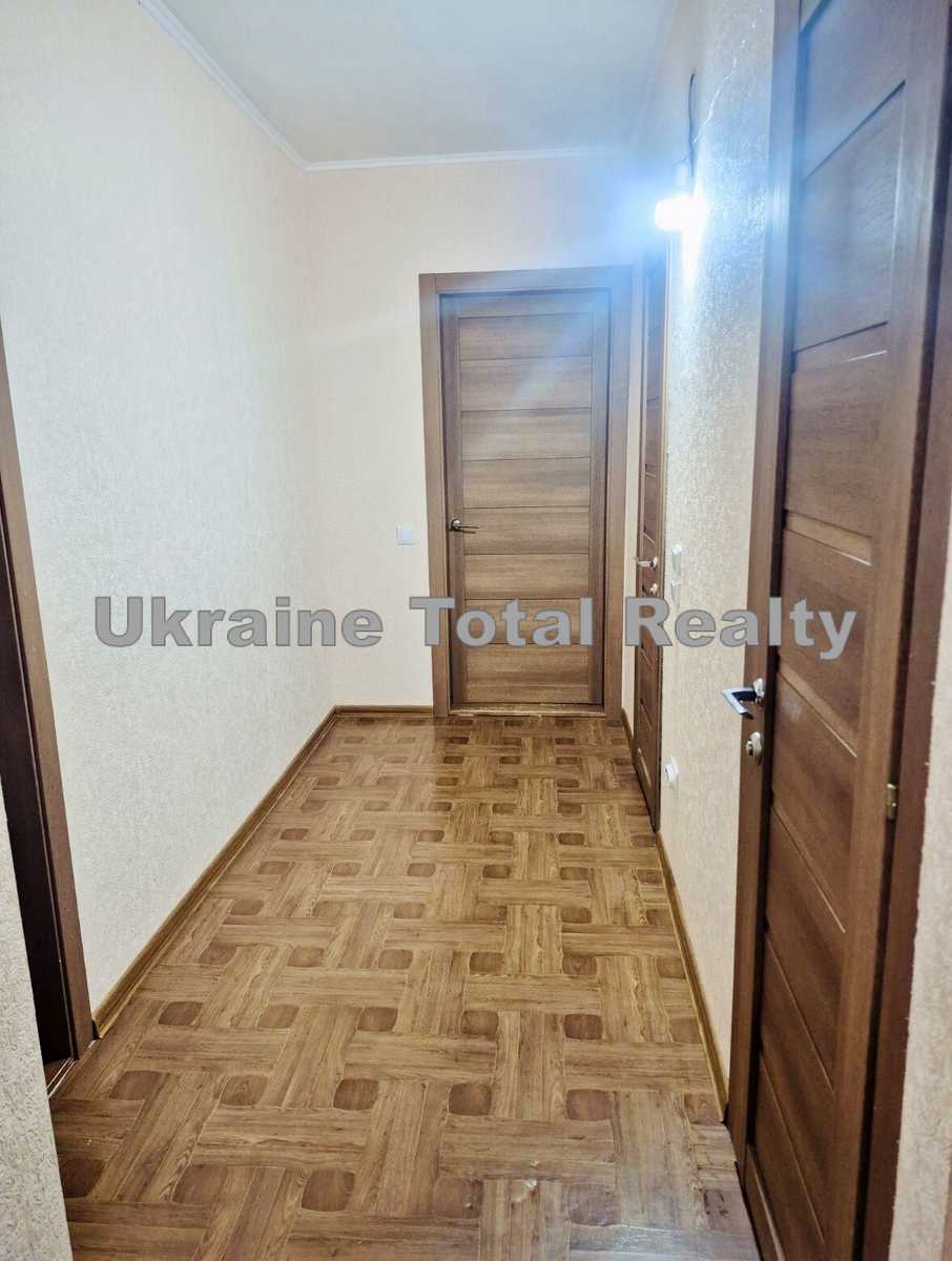 1877300590628321